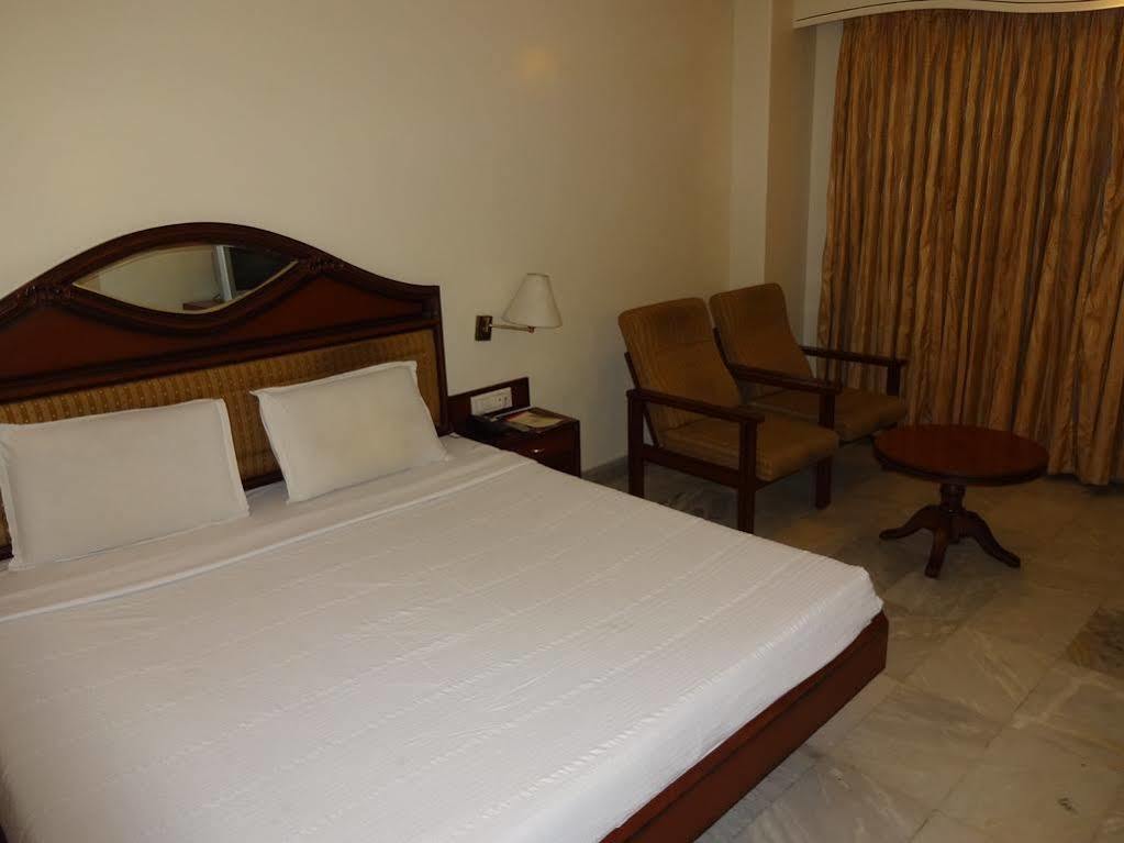 Hotel North Gate Мадурай Екстериор снимка